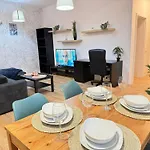 Lipatti 15 Premium By Glam - Parking Option Apartment