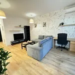 Apartment Lipatti 15 Premium By Glam - Parking Option *