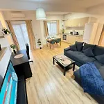 Lipatti 15 Premium By Glam - Parking Option Apartment *