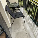 Apartment Lipatti 15 Premium By Glam - Parking Option *
