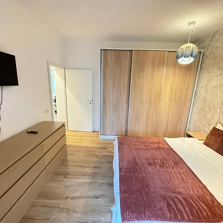 Lipatti 15 Premium By Glam *