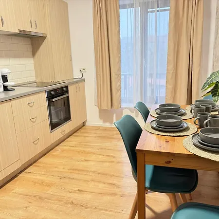 Lipatti 15 Premium By Glam - Parking Option