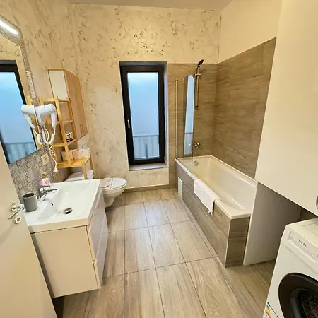 Lipatti 15 Premium By Glam *