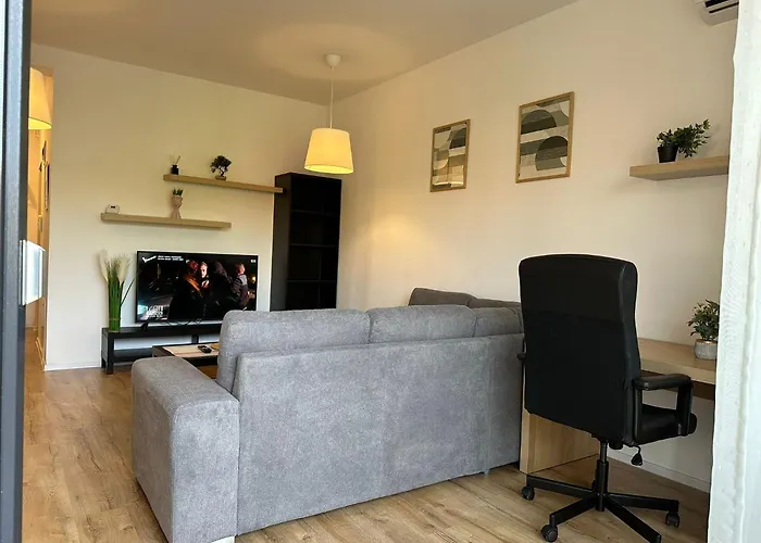 Lipatti 15 Premium By Glam - Parking Option